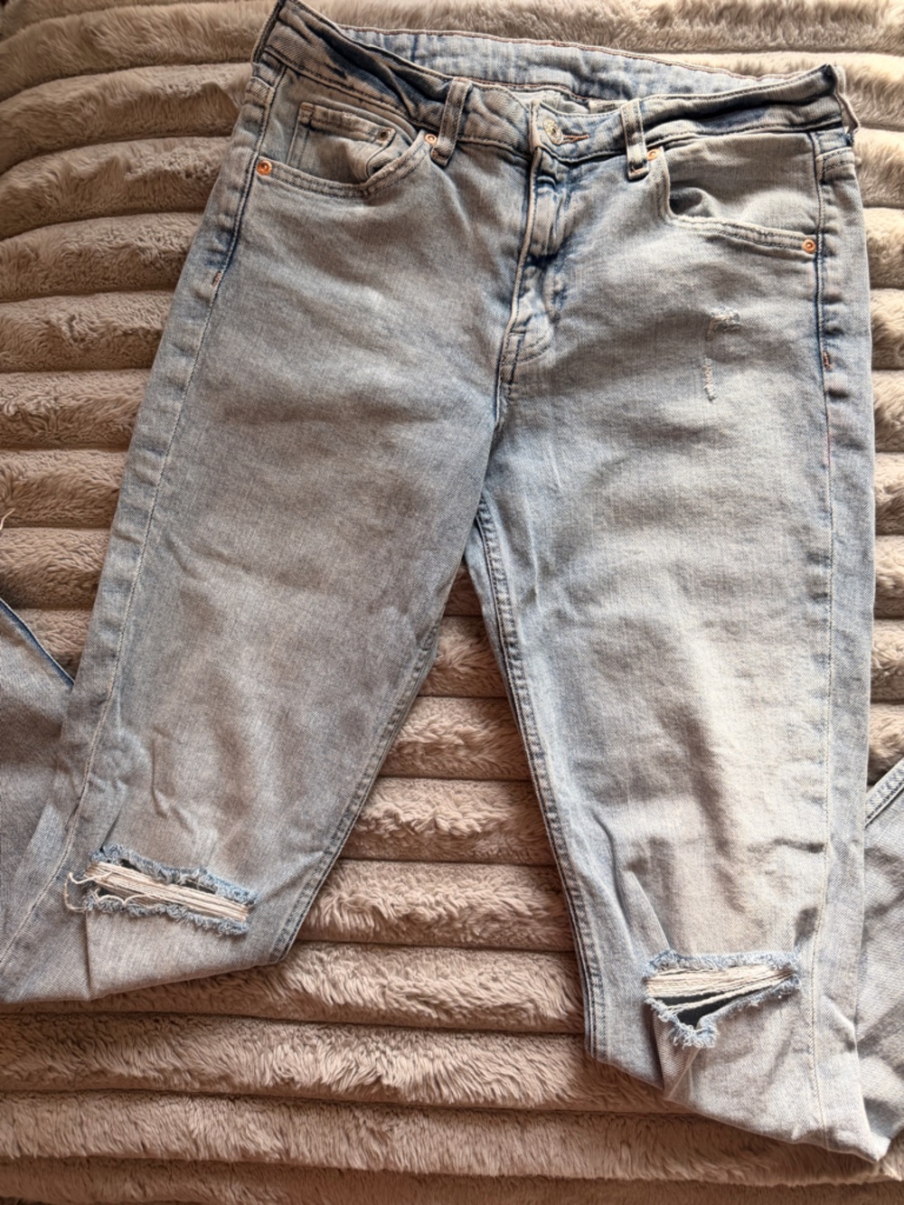 H&M Light Blue Slim Straight Distress Denim Jeans | Sz 4